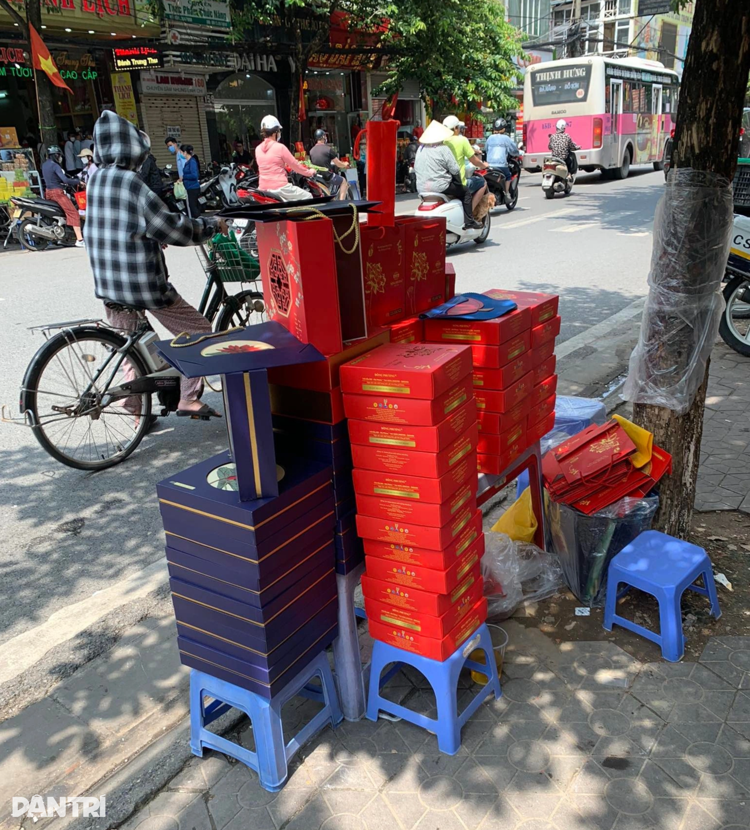 Xếp hàng từ 4h sáng mua bánh trung thu ở Hải Phòng - 5