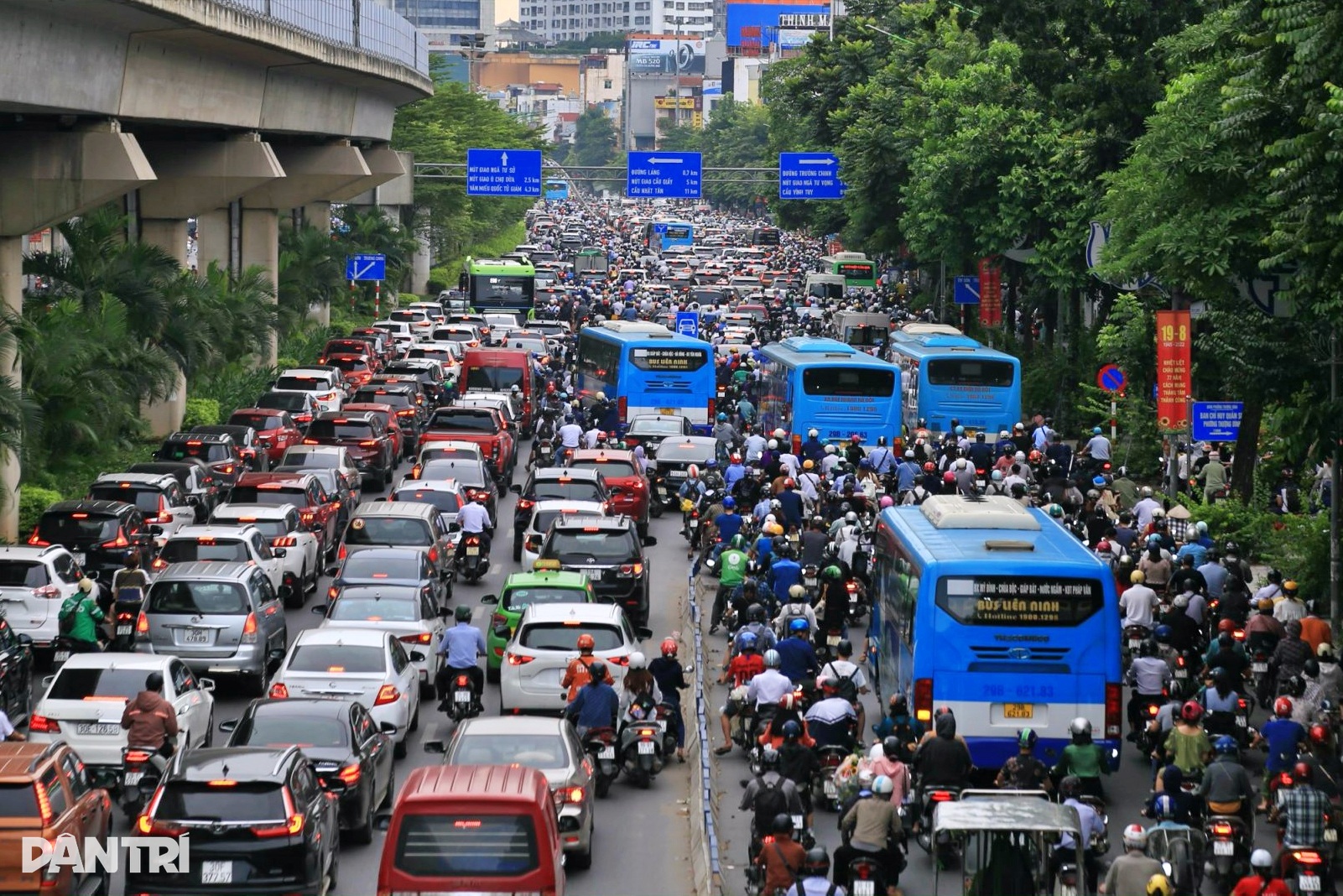 Một tháng phân làn đường Nguyễn Trãi, Ngã Tư Sở vẫn... khổ? - 1