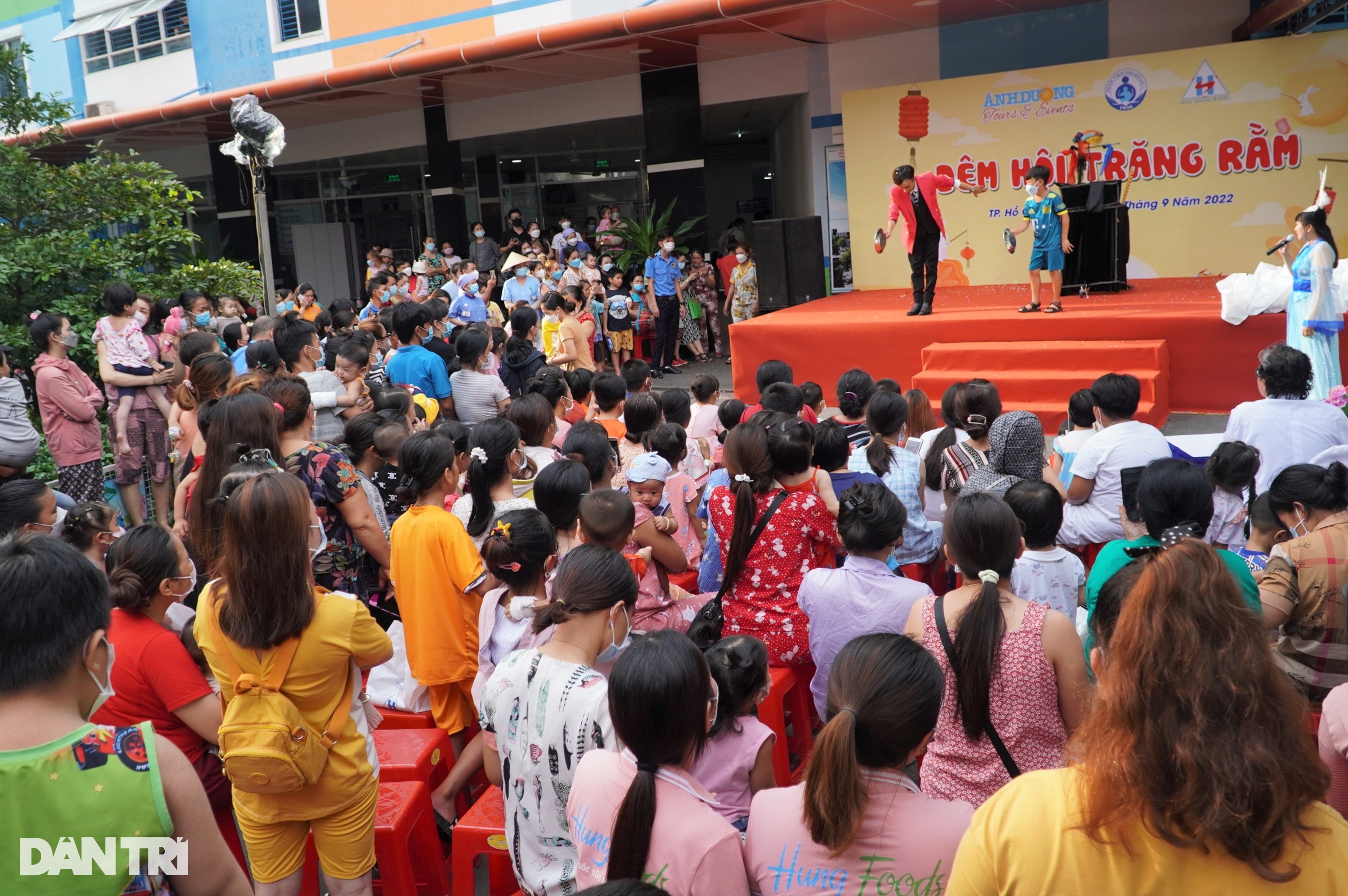 Trung thu ấm áp cho hàng nghìn bệnh nhi ở TPHCM - 1 Trung thu ấm áp cho hàng nghìn bệnh nhi ở TPHCM - 1
