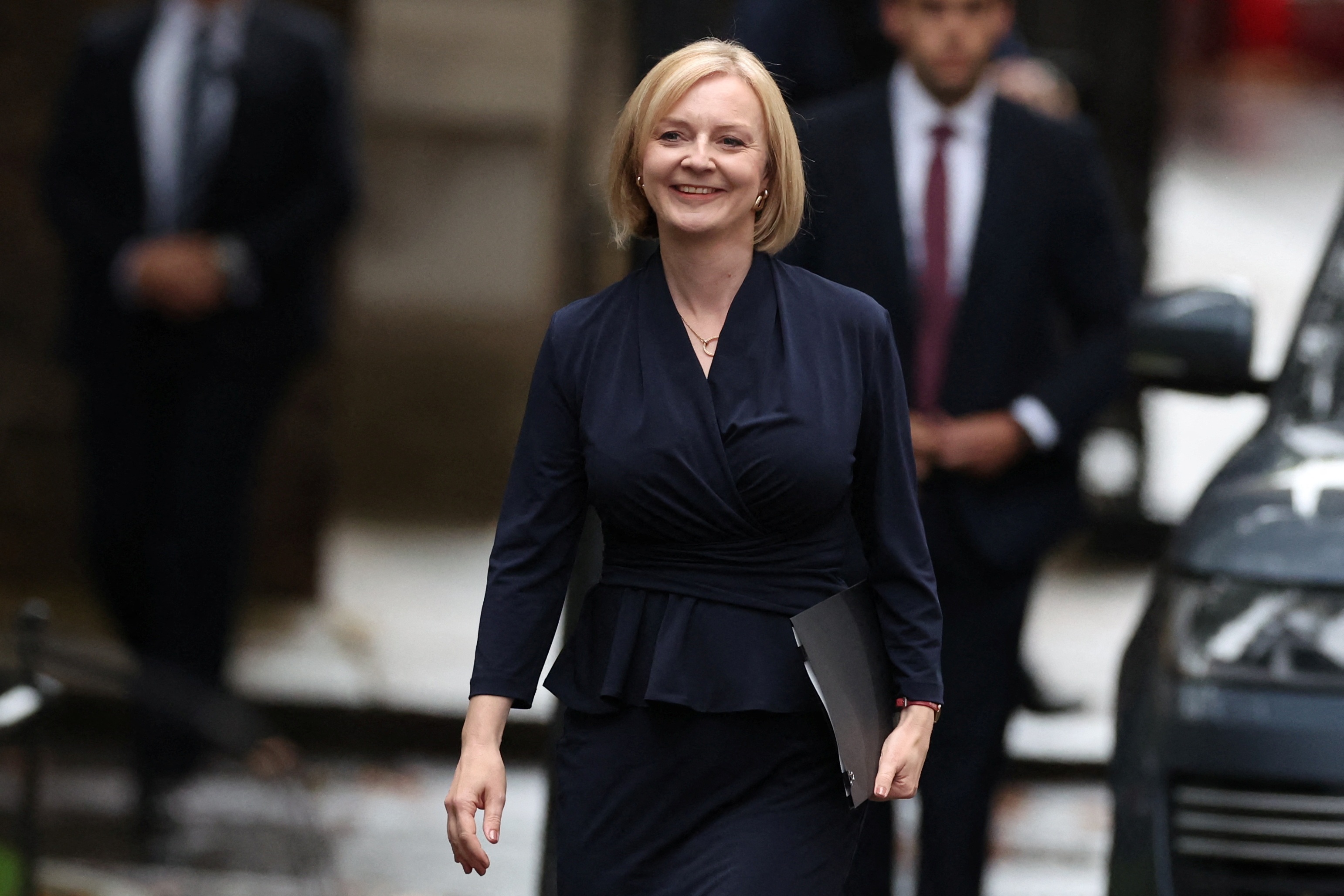 Hai thách thức nặng nề chờ đợi tân Thủ tướng Anh Liz Truss - 3