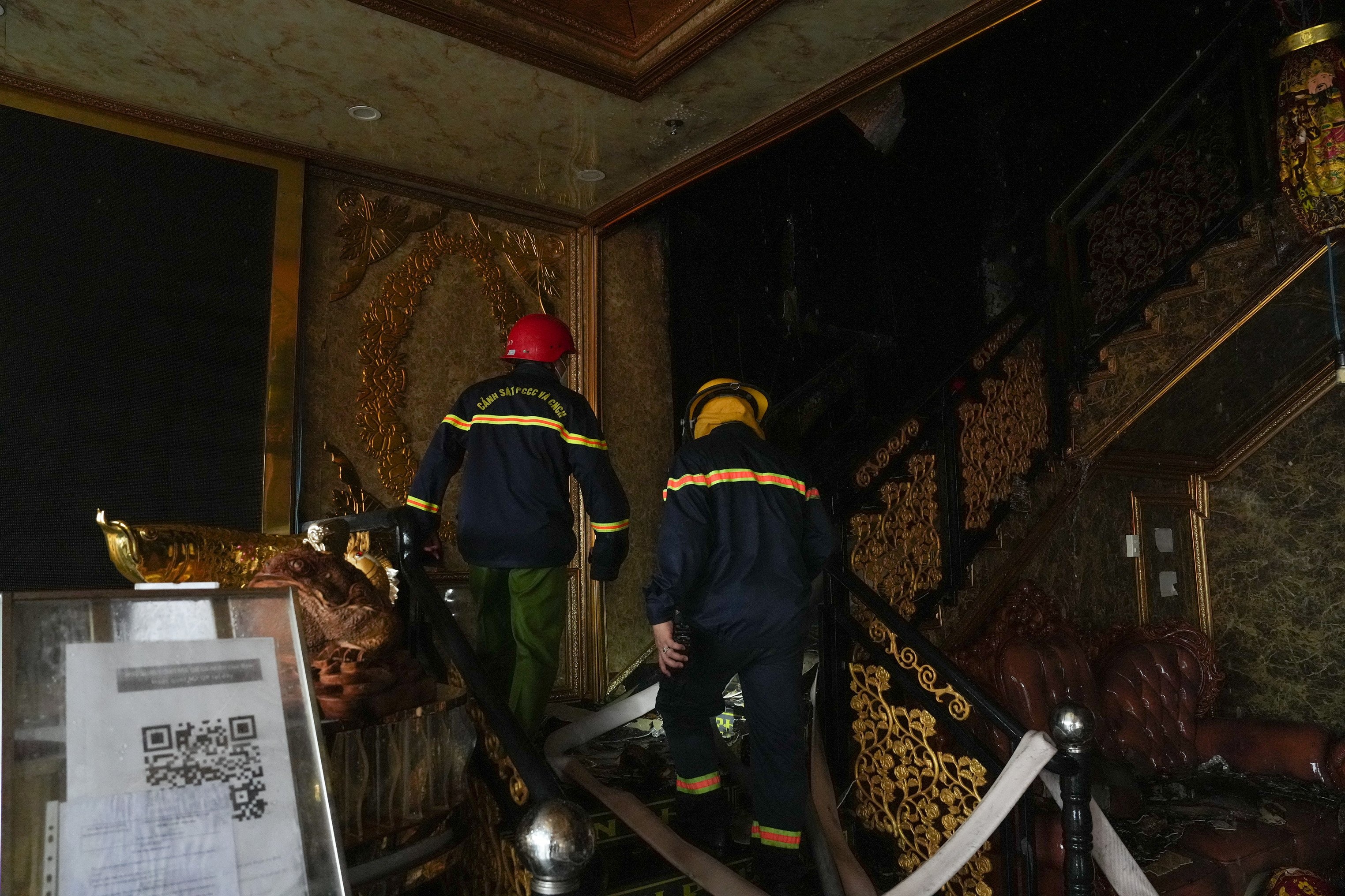 Hình ảnh bên trong quán karaoke cháy làm ít nhất 13 người thiệt mạng - 4