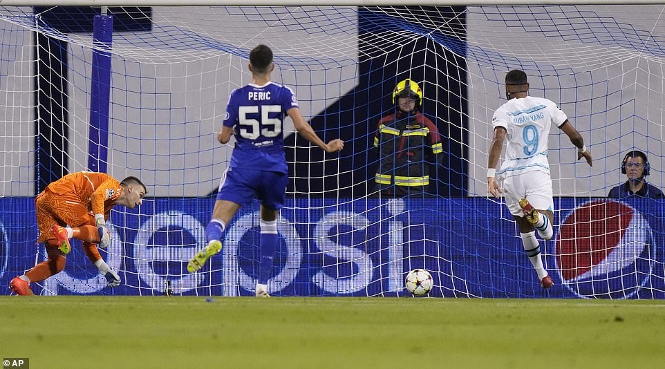 Chelsea bất ngờ thua sốc trước đội bóng tí hon ở Champions League - 4