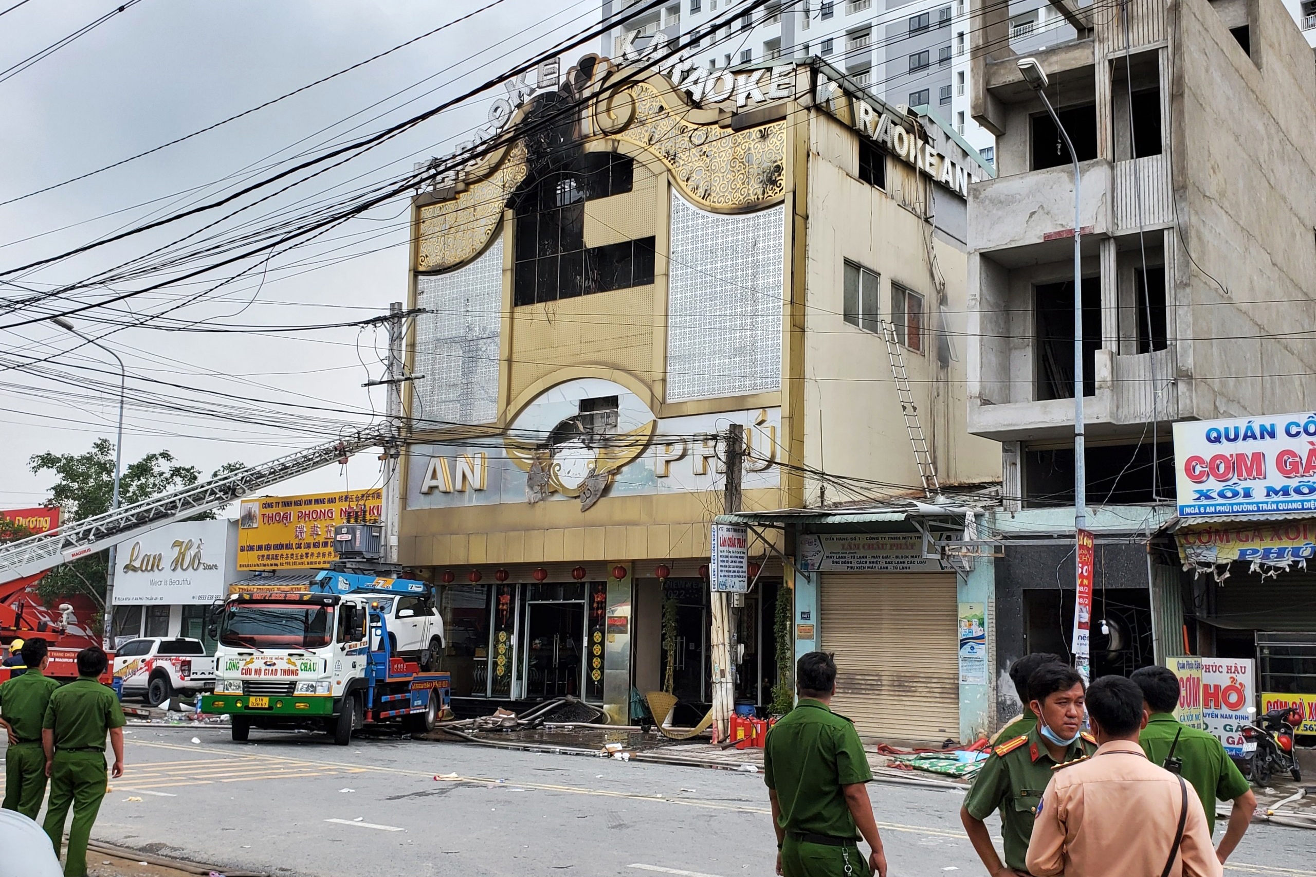Vụ cháy quán karaoke 23 người chết: Có thể do chập điện - 1