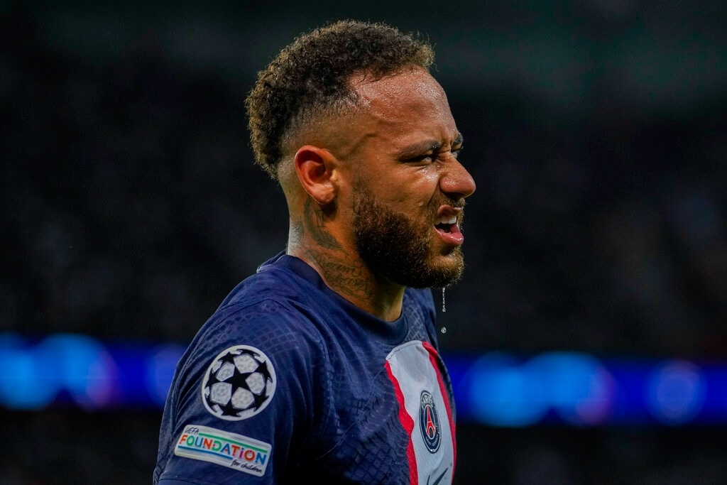 Neymar thất vọng vì Mbappe chơi quá cá nhân khiến PSG suýt trả giá đắt - 3