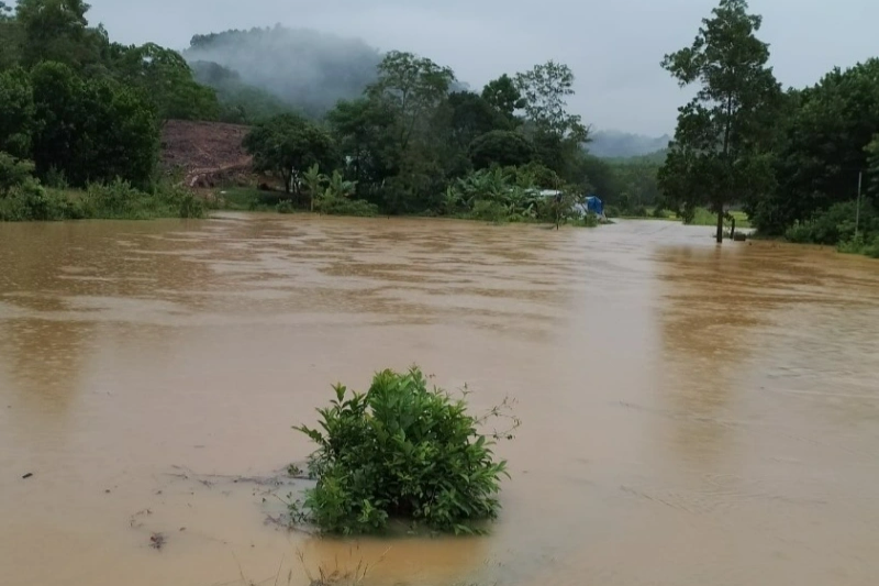 Nhiều nơi ở Thanh Hóa ngập nặng do mưa lớn - 5