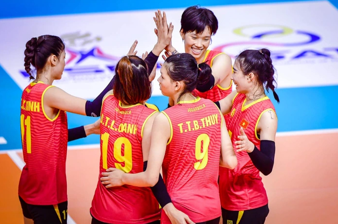 Thắng đậm Philippines, bóng chuyền nữ Việt Nam chờ quyết đấu Thái Lan - 1