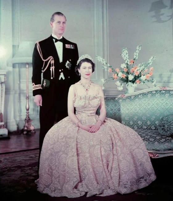 Tình yêu đẹp kéo dài hơn 7 thập niên của Nữ hoàng Anh Elizabeth II - 2