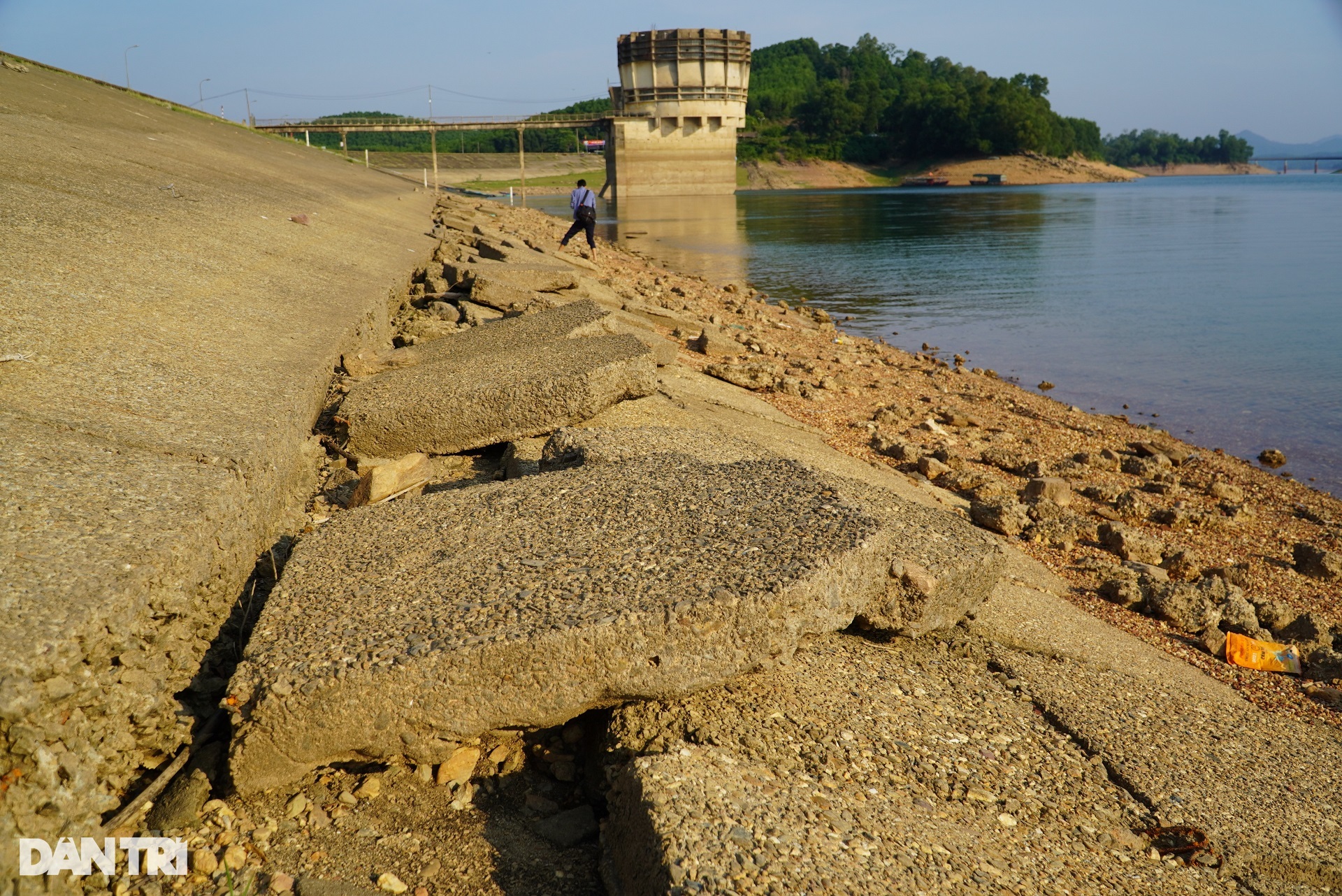 Hồ chứa lớn nhất Hà Tĩnh xuống cấp sau gần nửa thế kỷ vận hành - 1