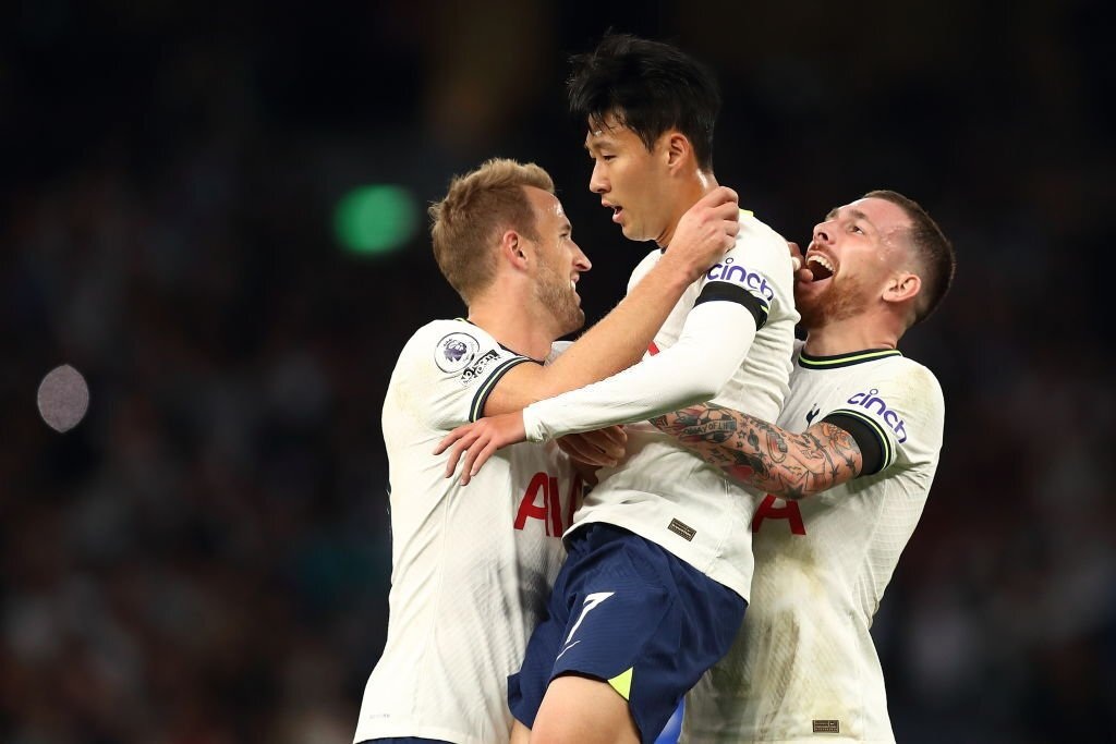 Man City, Tottenham đẩy Arsenal xuống thứ ba - 5