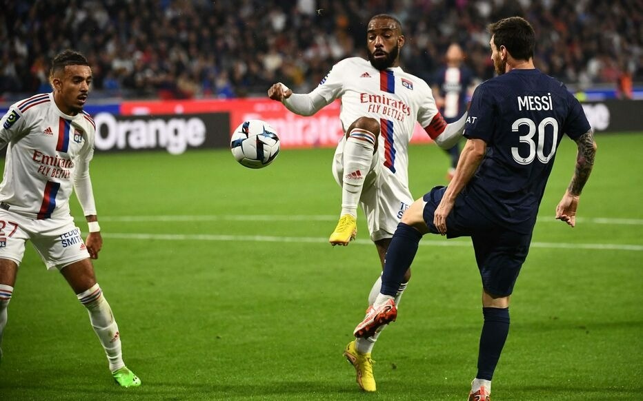 Messi tỏa sáng giúp PSG hạ Lyon và giành ngôi đầu Ligue 1 - 2