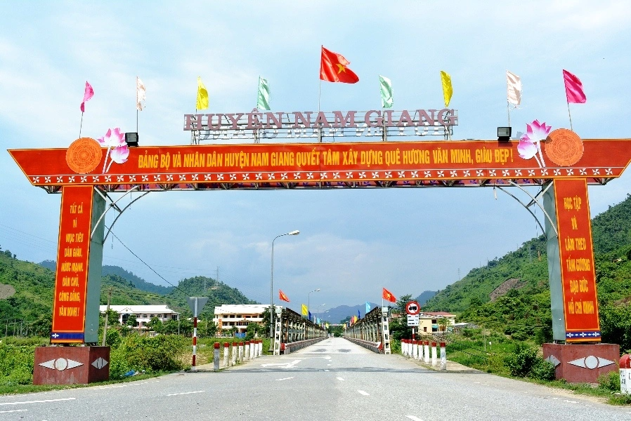 Quảng Nam đề nghị nâng cấp tuyến quốc lộ nối với Lào - 1