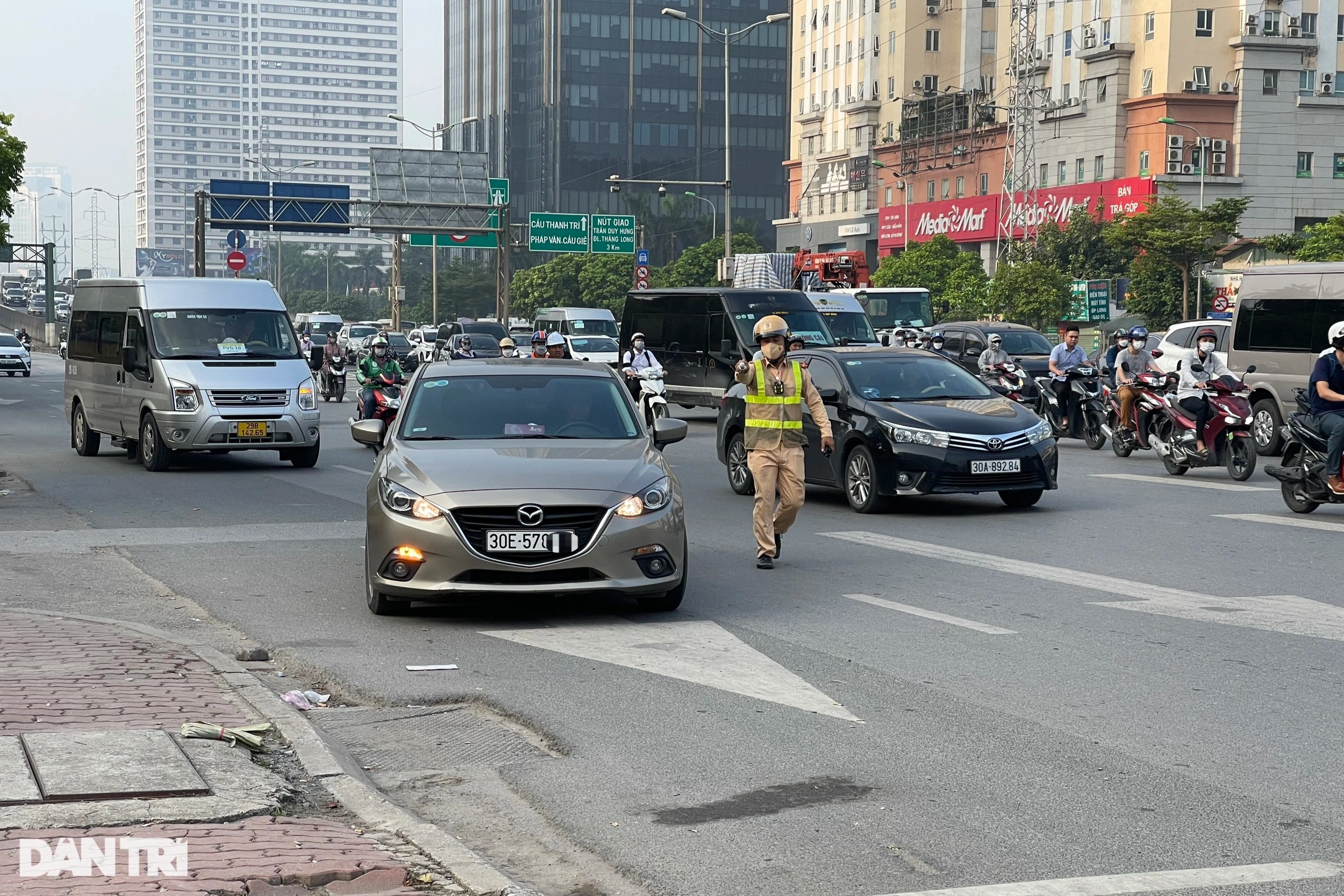 Một buổi lái xe đặc chủng đi tuần trên đường Vành đai 3 của CSGT Hà Nội - 5