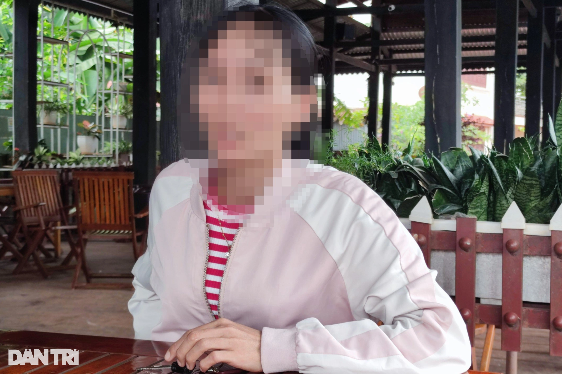 Vợ trẻ vật vã tìm cách giải cứu chồng bị lừa bán vào casino Campuchia - 2