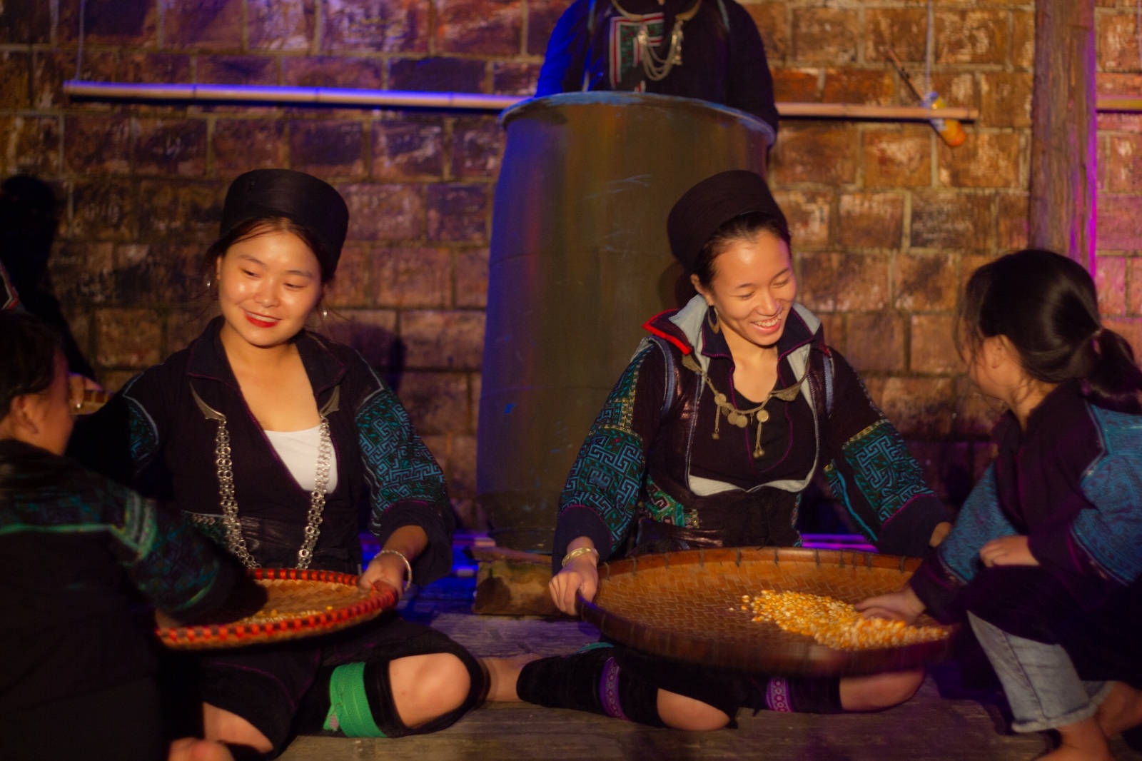 Ấn tượng vở diễn thực cảnh tái hiện phong tục truyền thống dân tộc Mông - 4