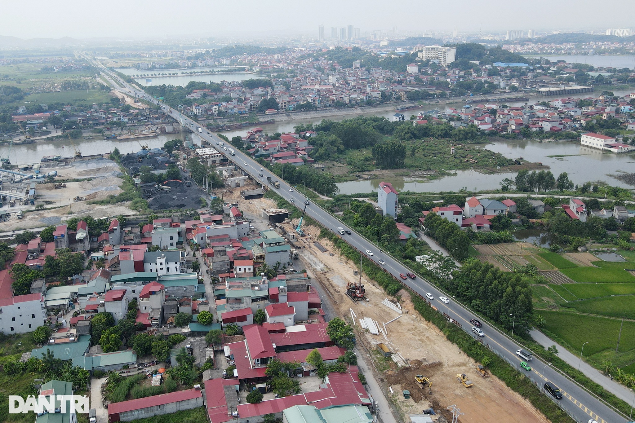 Dự án cầu Như Nguyệt gần 500 tỷ đồng nguy cơ chậm tiến độ vì đói mặt bằng - 1