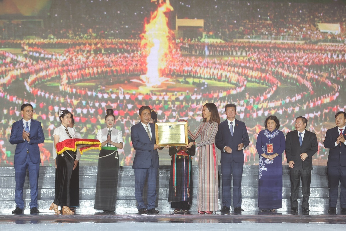 Lễ đón Bằng của UNESCO ghi danh Nghệ thuật Xòe Thái - 1