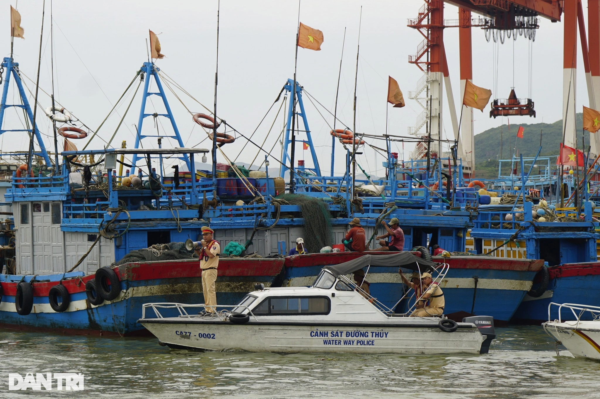 Đà Nẵng: Dừng họp chợ, công nhân viên chức nghỉ làm chống bão - 6