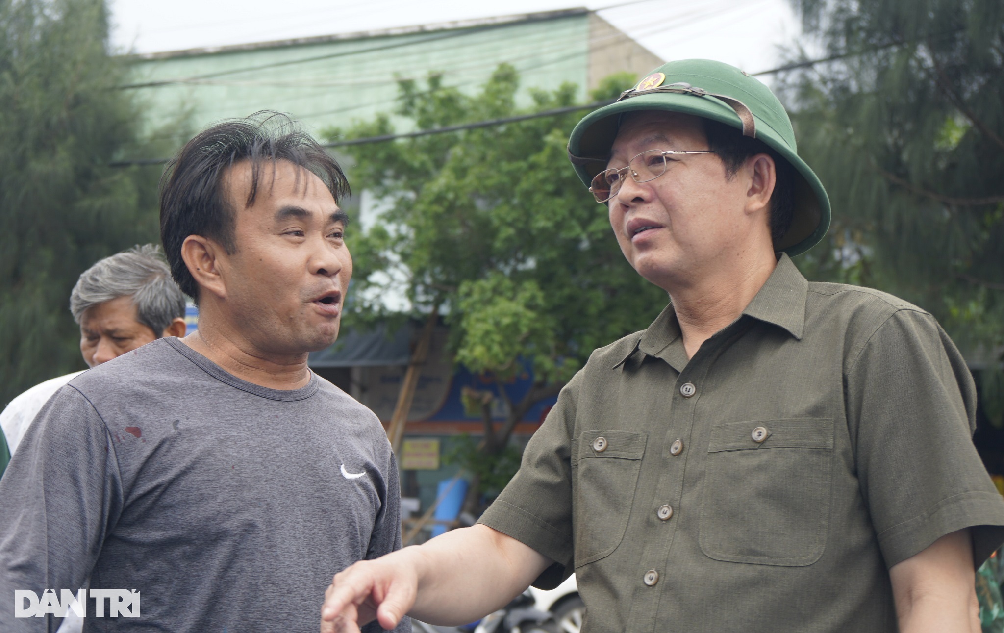 Đà Nẵng: Dừng họp chợ, công nhân viên chức nghỉ làm chống bão - 4