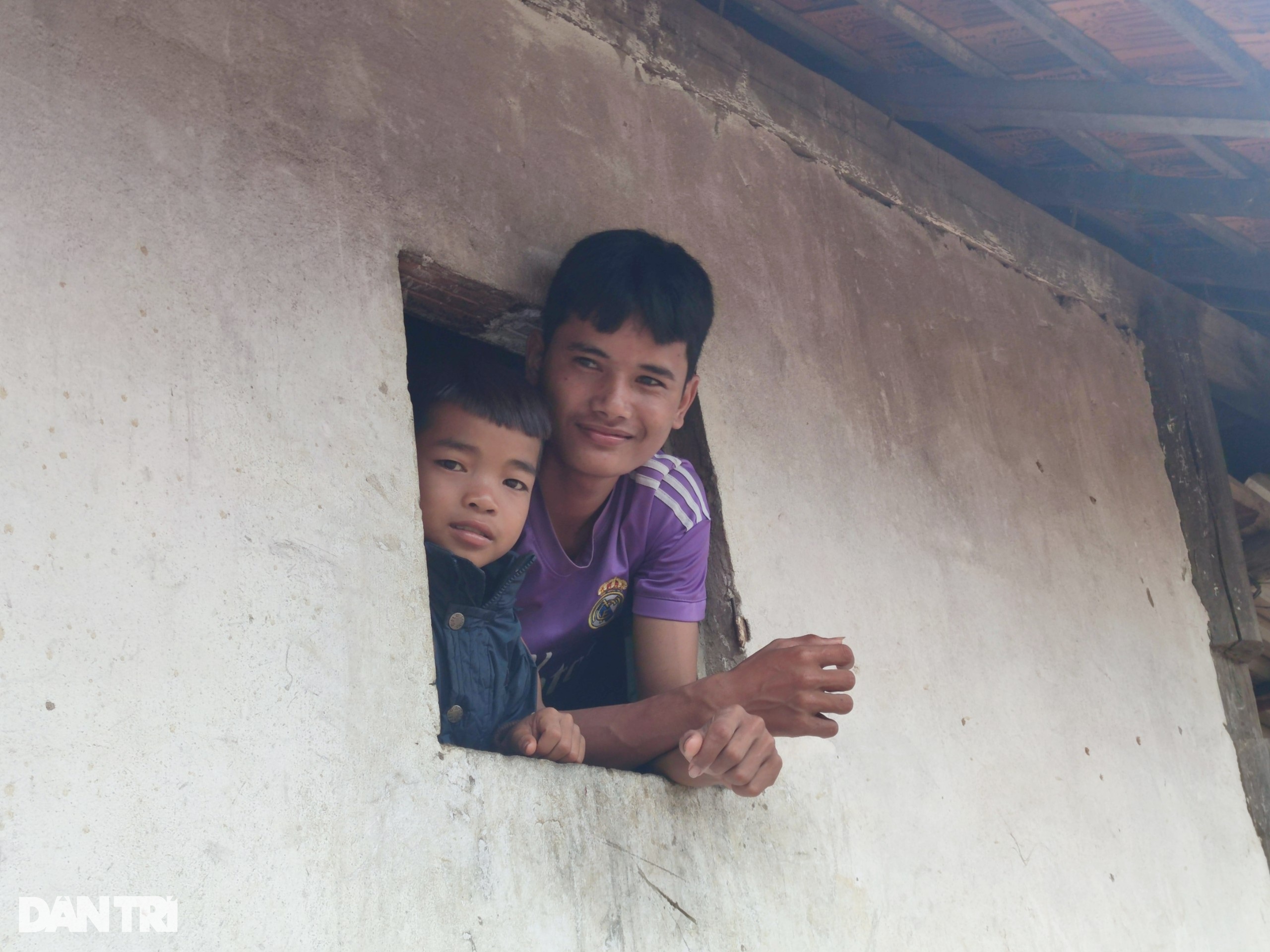 Gia Lai, Kon Tum khẩn trương sơ tán người dân vùng nguy cơ sạt lở - 7 Gia Lai, Kon Tum khẩn trương sơ tán người dân vùng nguy cơ sạt lở - 7