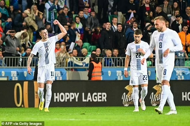 Siêu phẩm của Van Basten được tái hiện ở UEFA  Nations League - 1