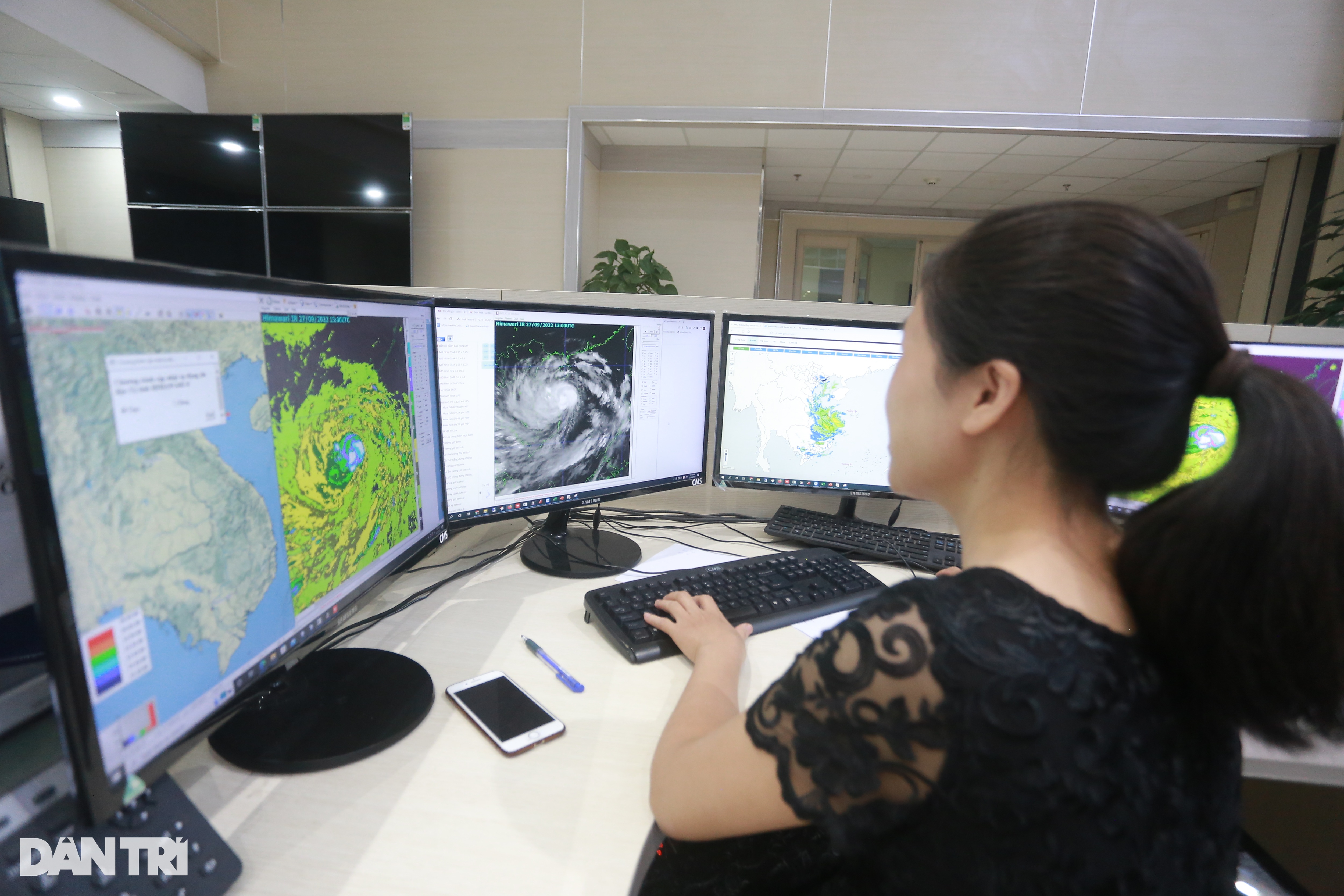 Việt Nam dự báo cường độ bão Noru sát thực tế hơn các nước - 4 Việt Nam dự báo cường độ bão Noru sát thực tế hơn các nước - 4