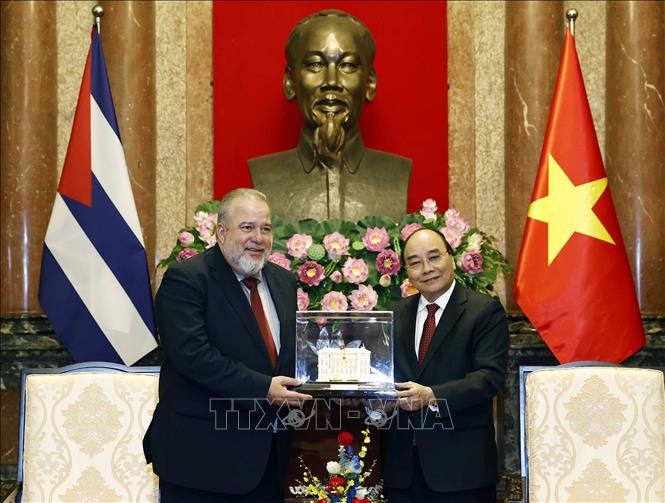Chủ tịch nước Nguyễn Xuân Phúc hội kiến Thủ tướng nước Cộng hòa Cuba - 1