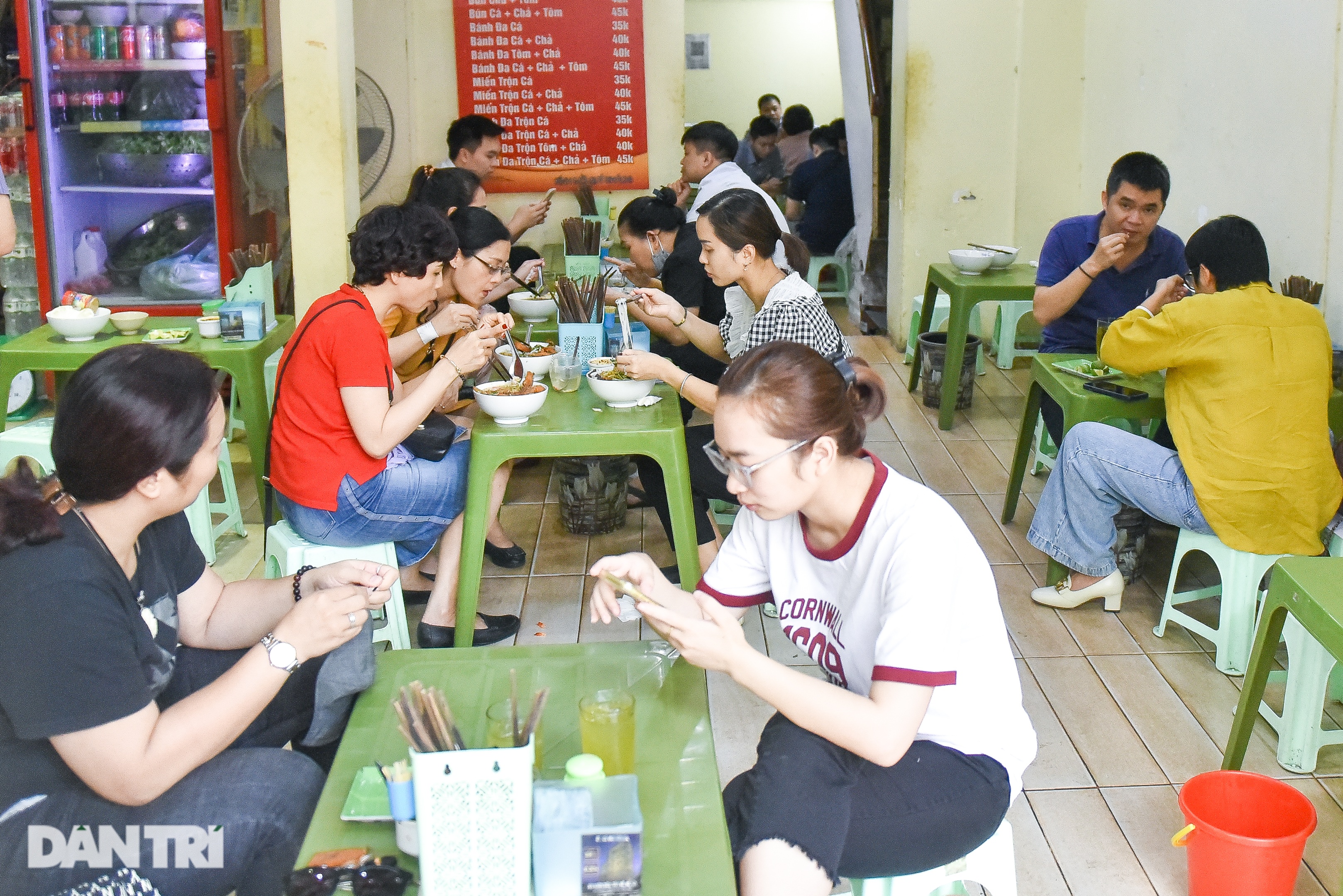 CNN từng giới thiệu quán bún cá lâu đời ở Hà Nội, ngon chuẩn vị hút thực khách - Ảnh 8.