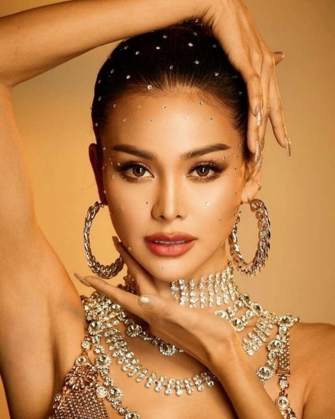 Lộ diện đối thủ mạnh nhất của Thiên Ân tại Hoa hậu Hòa bình Thế giới 2022 - 12