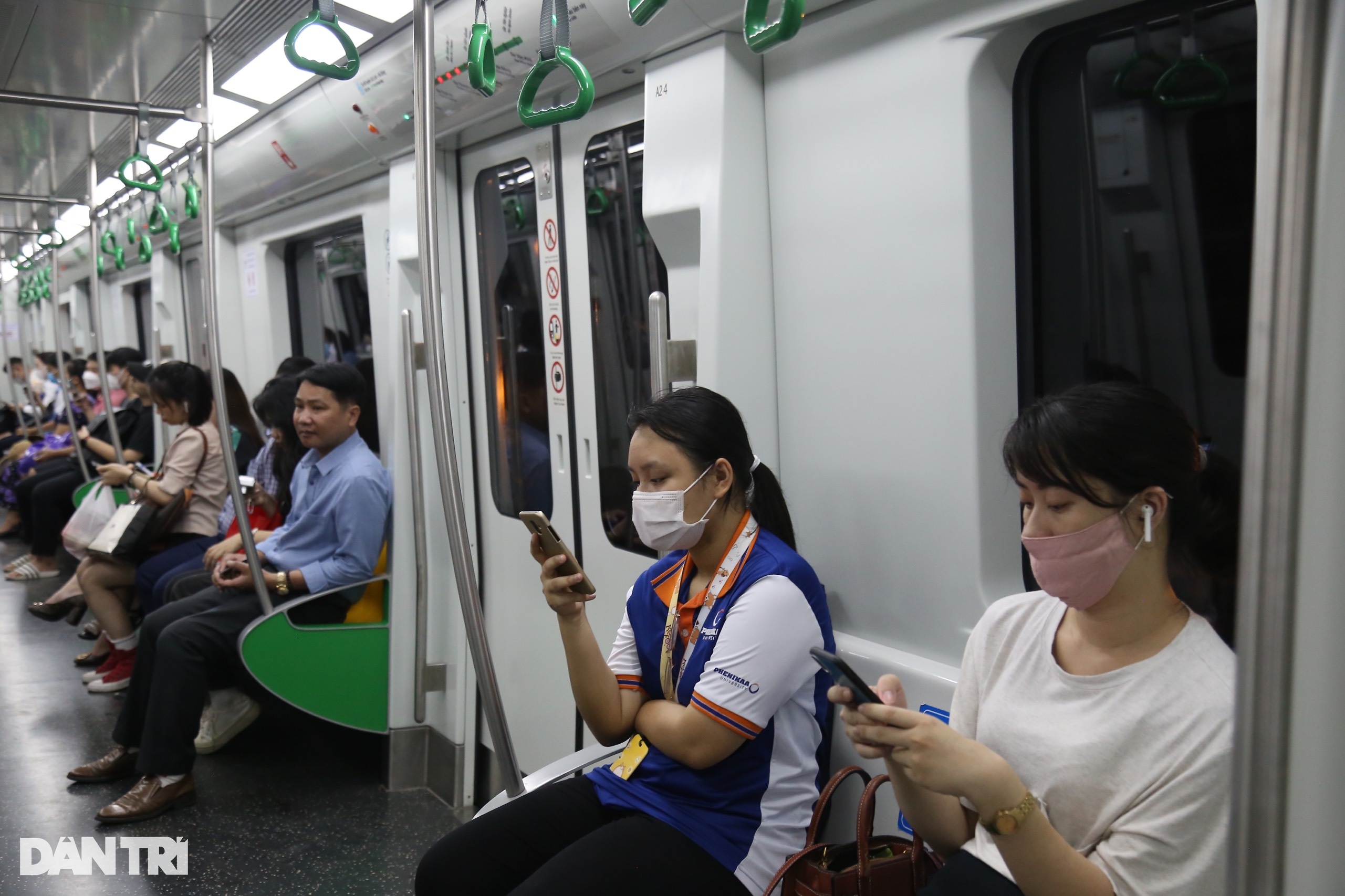 Đi tàu Cát Linh - Hà Đông, tôi ngủ thêm được một giấc - 3 Đi tàu Cát Linh - Hà Đông, tôi ngủ thêm được một giấc - 3