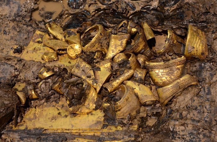 Phát hiện bất ngờ bên trong lăng mộ hoàng đế Trung Quốc, ngoài vàng còn có thứ đặc biệt này - Ảnh 2.