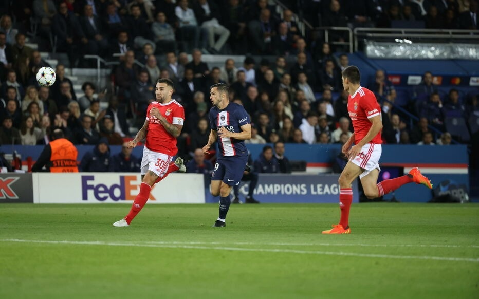 Mbappe ghi bàn, PSG vẫn đánh rơi chiến thắng trước Benfica - 4