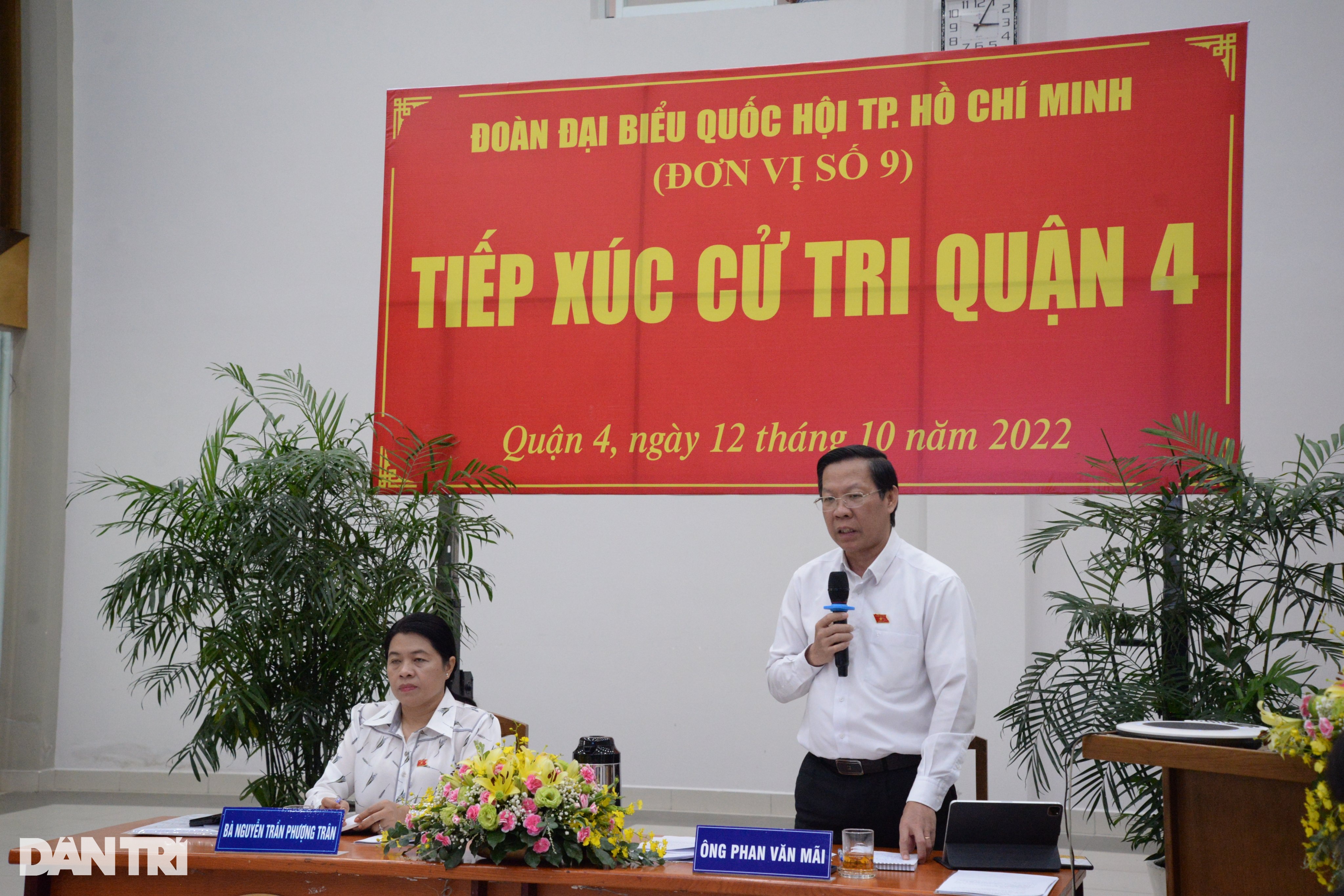 Chủ tịch TPHCM nói về biến động xăng dầu và chứng khoán - 3 Chủ tịch TPHCM nói về biến động xăng dầu và chứng khoán - 3