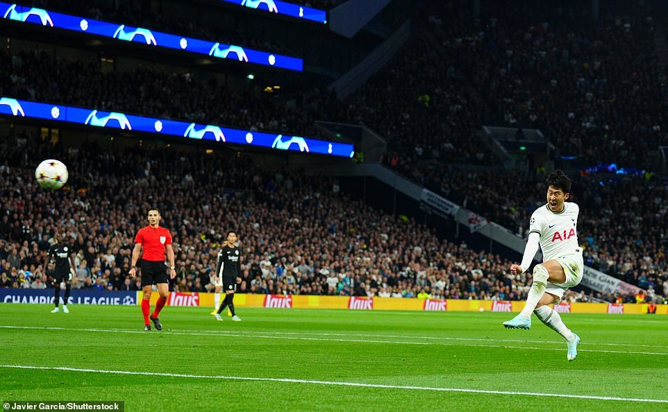 Son Heung Min tỏa sáng, Tottenham nở nụ cười trong cơn mưa bàn thắng - 8