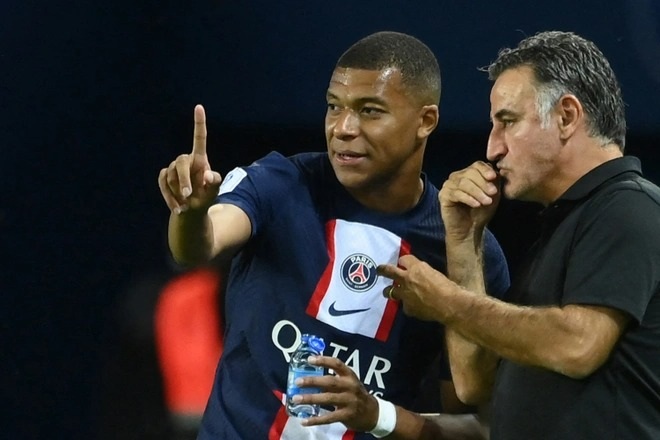 Mẹ của Mbappe phản ứng trước chiêu trò bôi nhọ con trai mình - 2