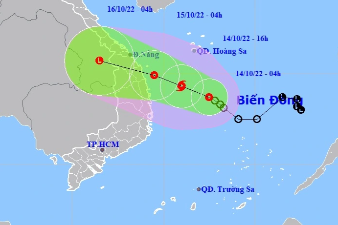 Áp thấp nhiệt đới áp sát miền Trung, nhiều nơi mưa rất to - 1