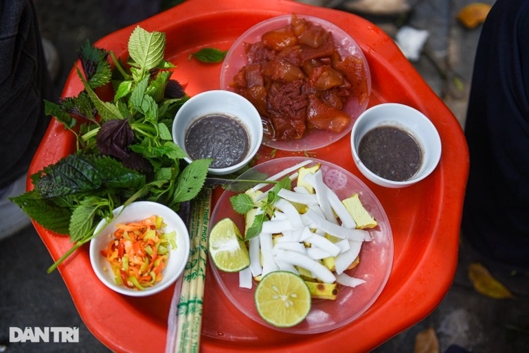 Ẩm thực Việt: Từng bị chê là món ăn kinh dị, giờ đây báo Mỹ lại động viên du khách nên thử - Ảnh 3.