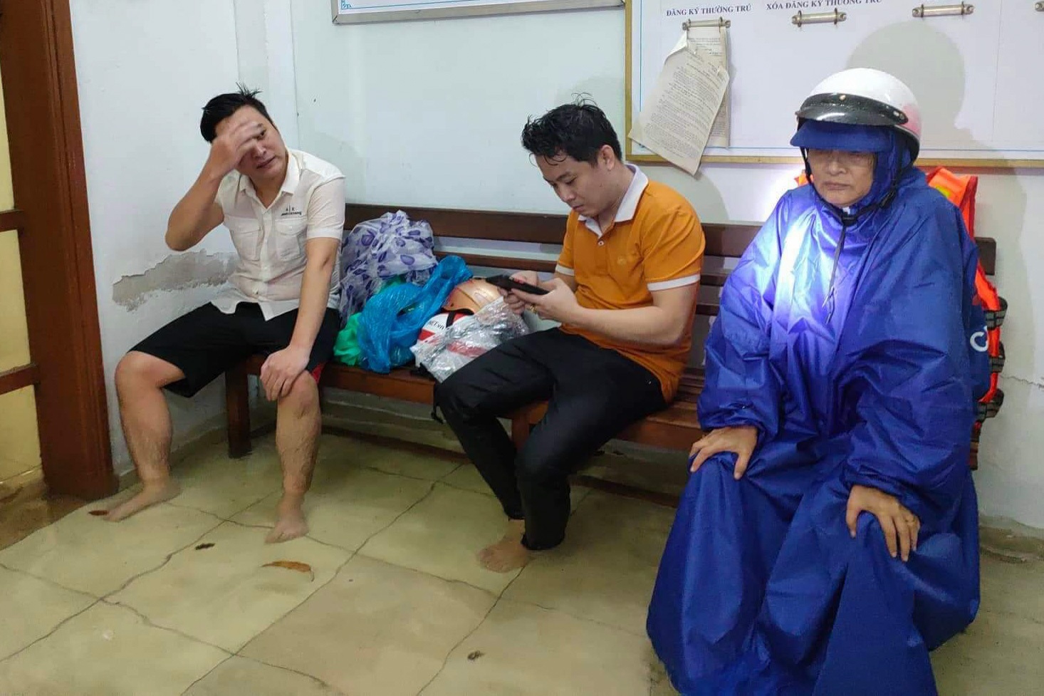 Giải cứu người dân Đà Nẵng khỏi ngập lụt trong đêm - 9