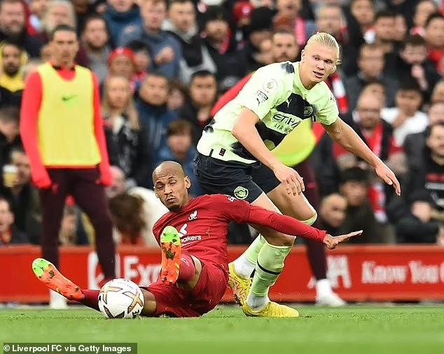 Man City thua đau trước Liverpool, HLV Pep Guardiola chỉ trích trọng tài - 1