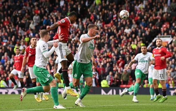 HLV Ten Hag thất vọng trước pha bỏ lỡ khó tin của Marcus Rashford - 1