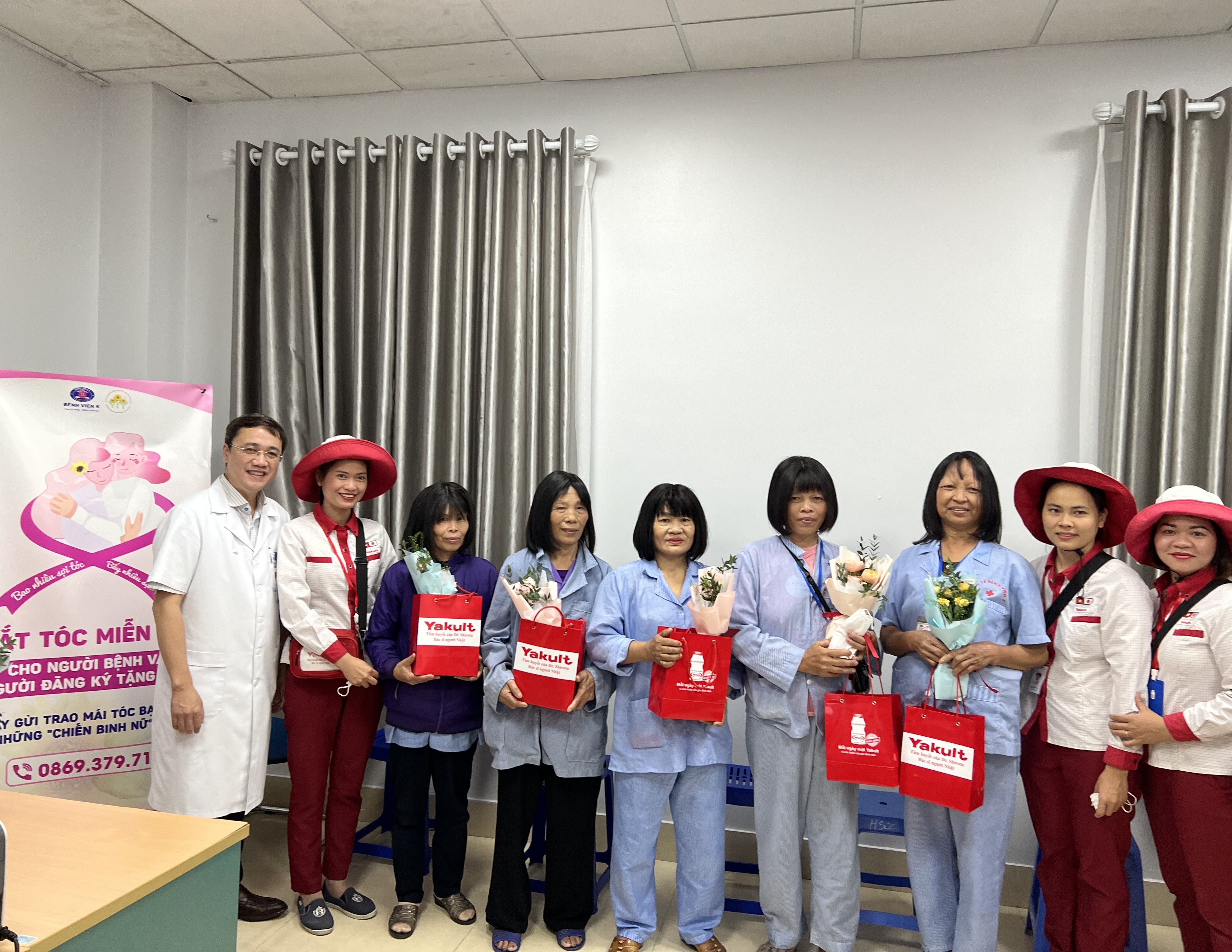 Tặng 75 bộ tóc mang lại diện mạo mới cho chị em điều trị ung thư - 3