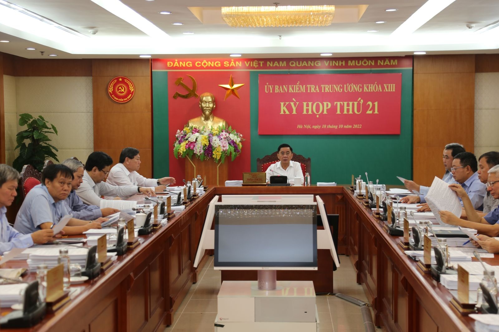 Kỷ luật nhiều lãnh đạo UBND TP Đà Nẵng, Bộ GD-ĐT, Viện Hàn lâm KHXH VN - 1