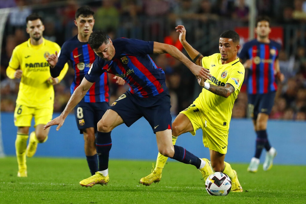 Lewandowski lập cú đúp, Barcelona thắng đậm Villarreal - 2