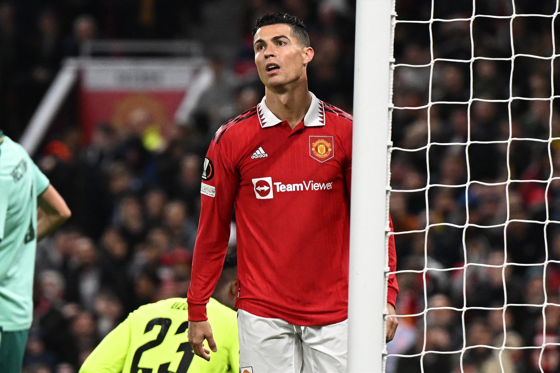 Xuất hiện CLB đầu tiên muốn giải cứu C.Ronaldo khỏi Man Utd - 2