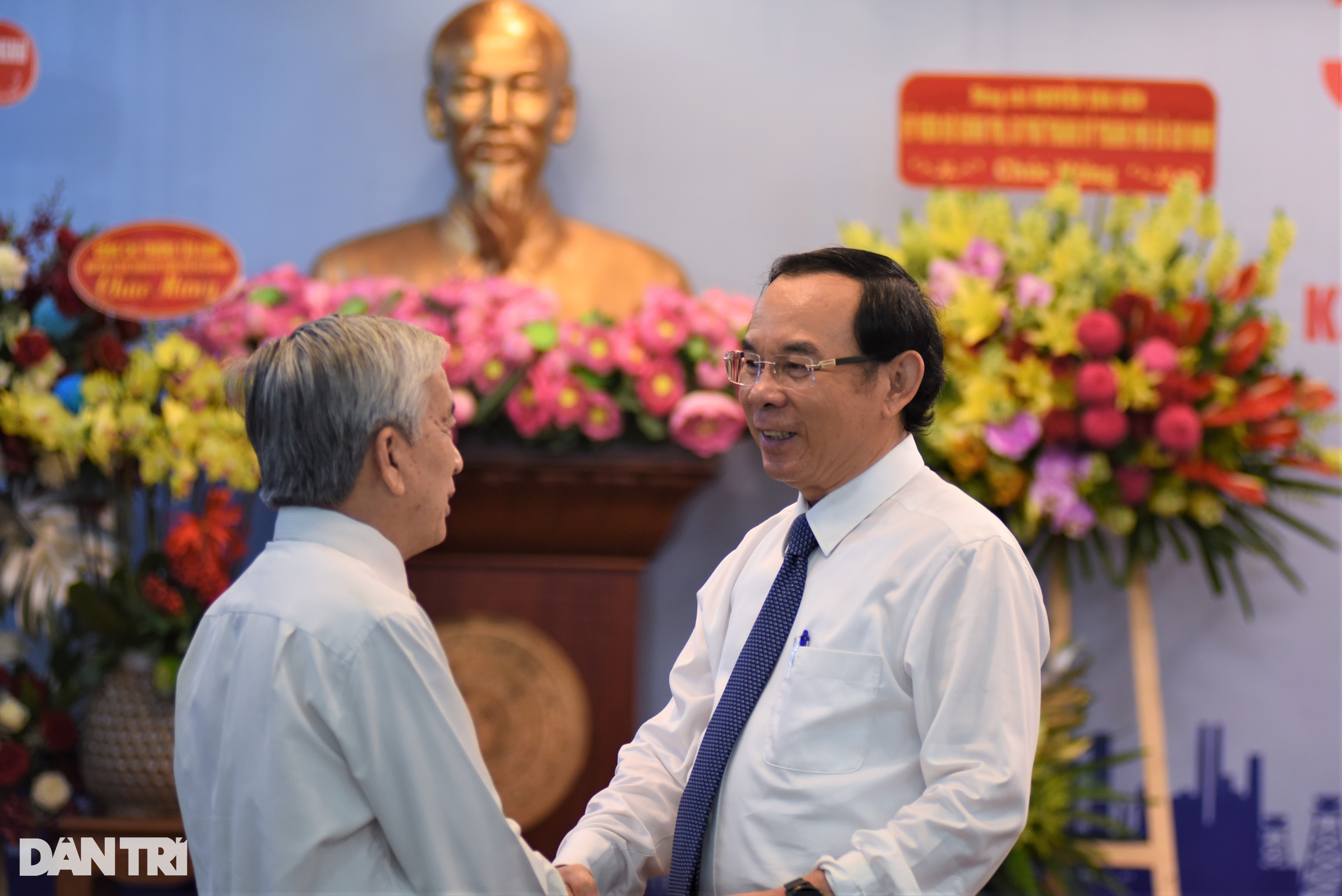 Bí thư Nguyễn Văn Nên: So sánh với thế giới để định vị TPHCM đang ở mức nào - 1 Bí thư Nguyễn Văn Nên: So sánh với thế giới để định vị TPHCM đang ở mức nào - 1