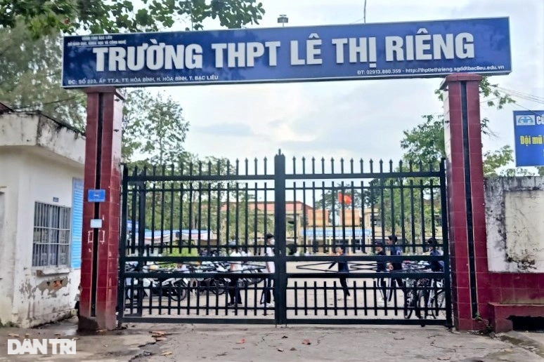 Có hay không học sinh đóng tiền mua tivi, làm cổng trường, thăm bệnh? - Ảnh 1.