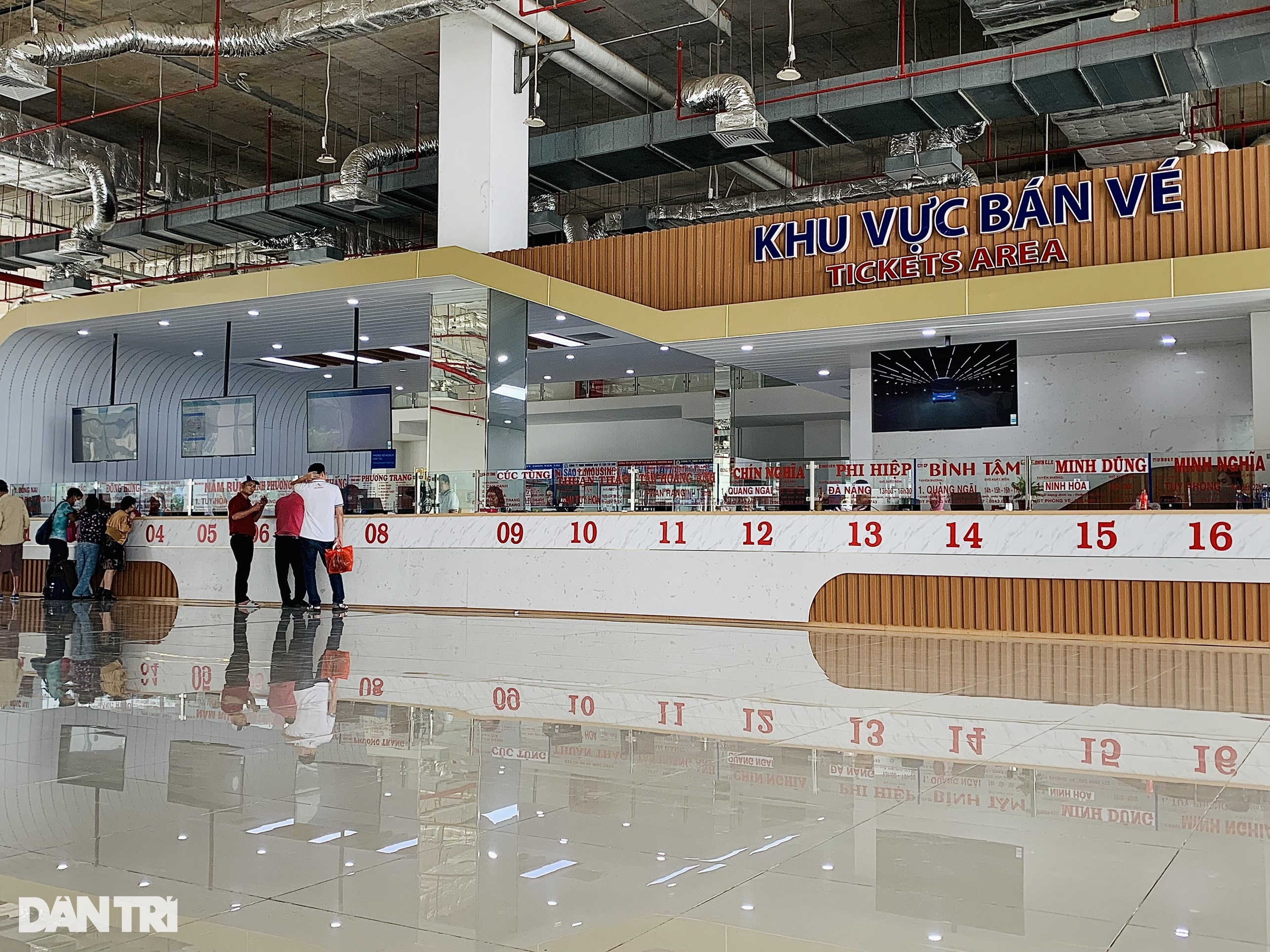 Sở GTVT nêu nguyên nhân Bến xe miền Đông mới chưa đạt 50% công suất - 1 Sở GTVT nêu nguyên nhân Bến xe miền Đông mới chưa đạt 50% công suất - 1