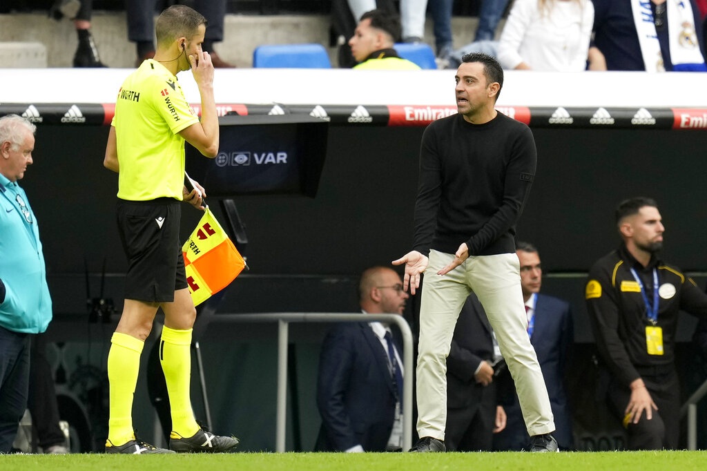 Barcelona tính thay thế HLV Xavi Hernandez bằng Luis Enrique - 1