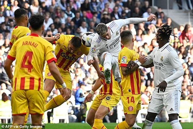 Kroos nhận thẻ đỏ trong ngày Real Madrid hòa thất vọng - 1