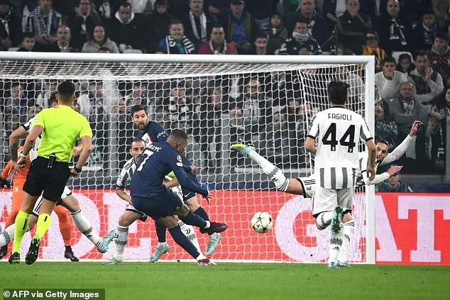 Đánh bại Juventus, PSG vẫn không thể lên ngôi đầu bảng - 2