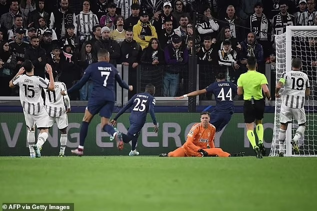 Đánh bại Juventus, PSG vẫn không thể lên ngôi đầu bảng - 6